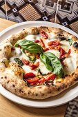 Pizza in der Pizzeria 'Santarpia', Florenz, Italien