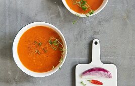 Gebackene Tomatensuppe mit Spitzpaprika