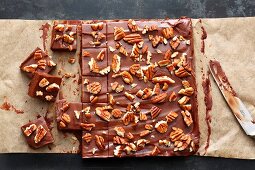 Chocolate and caramel fudge with pecan nuts