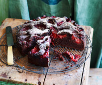 Gewürzkuchen mit Pflaumen