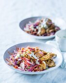 Farmersalat mit Zitronenhähnchen und Schnittlauchdressing