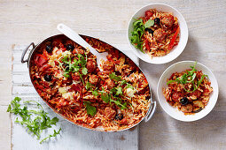 Pasta casserole with fennel meatballs