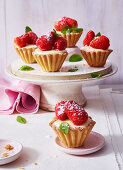 Strawberry tarts with vanilla cream
