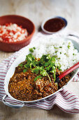 Linsen-Rindfleisch-Curry mit Reis