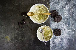 Matcha panna cotta with Oreo biscuits (seen from above)
