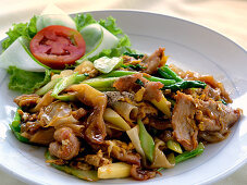 Guay Tiew Pad Siew (fried noodles with chicken, beef and pork, Thailand)