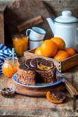 Schokoladenkuchen mit kandierten Orangen