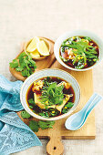 Suppe mit Fisch-Dumplings (Asien)