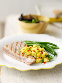 Griddled tuna with pineapple