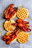 Waffles with bacon and maple syrup