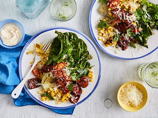 Mexikanischer Maissalat mit Gemüse vom Grill