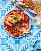 Salami-Paprika-Dip mit gebackenem Käse und Lavash