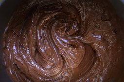 Melted chocolate glaze (close-up)