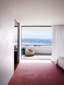 Schlafzimmer mit Terrasse und Meerblick