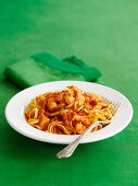 Linguine with shrimp and tomato sauce