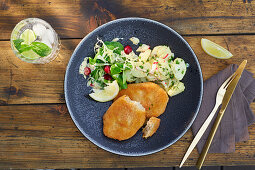 Vegetarische Schnitzel mit Kartoffelsalat