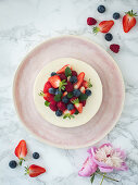 Cheesecake with fresh berries (seen from above)