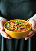 Mexikanische Bohnensuppe mit Tortillachips