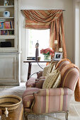 Classic living room in grey and dusky pink