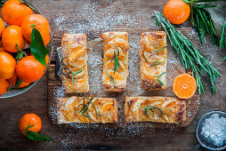 Puff pastry with tangerines