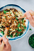 Pasta with green lentils and parsley