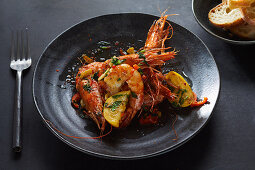 Prawns with chilli, garlic and white bread (France)