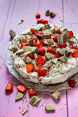 Strawberry wafer cake (no bake cake)