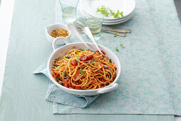 Spaghettoni mit Ofen-Datteltomaten