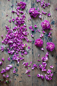 Rose flowers on wooden surface