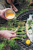 Grilling green asparagus