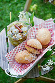 Süß-saure Borettane-Zwiebeln mit Rosinen und Pinienkernen