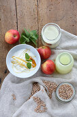 Whey with grains, yoghurt, honey and apples