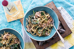 Spaghetti with chard, garlic and mushrooms