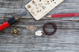 Utensils for making poker work jewellery pendants