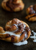 Cinnamon bun with icing