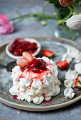 Meringue with strawberries and rhubarb