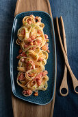 Fettuccine rigate mit Garnelen-Ragout und Campari-Butter