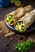 Wraps mit krümeligem Paneer und Gemüse