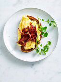 Scrambled eggs with bacon