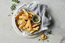 Garlic halloumi chips with lemon and oregano pepper