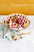 Linzer strawberry cake