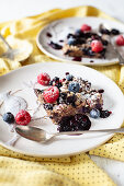 Baked Oats with Flax Seeds, Pecans and Berries