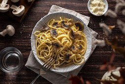 Linguine mit Champignon und Parmesan