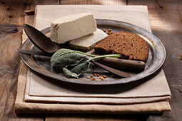 Wholemeal bread with tofu and sage