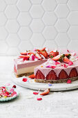 Vegan strawberries and cream un-cheesecake