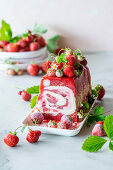 Erdbeer-Eistorte