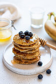 Bananen-Pancakes mit Blaubeeren