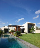 Modern, architect-designed house with swimming pool and garden