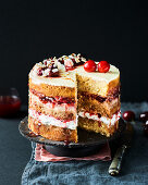 Almond and cherry cake with white chocolate