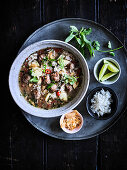 Vietnamesische Hot and Sour Reissuppe
